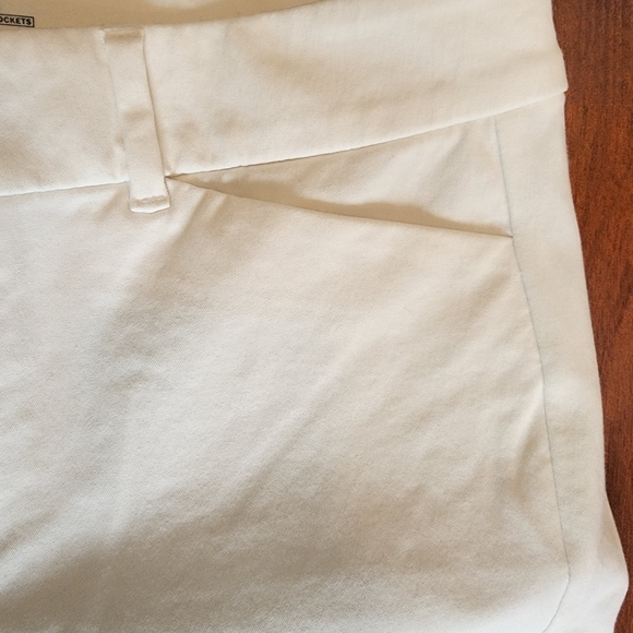 OLD NAVY PIXIE HIGH RISE SECRET SLIM WHITE CHINOS WITH POCKETS SIZE 8 - Picture 6 of 6